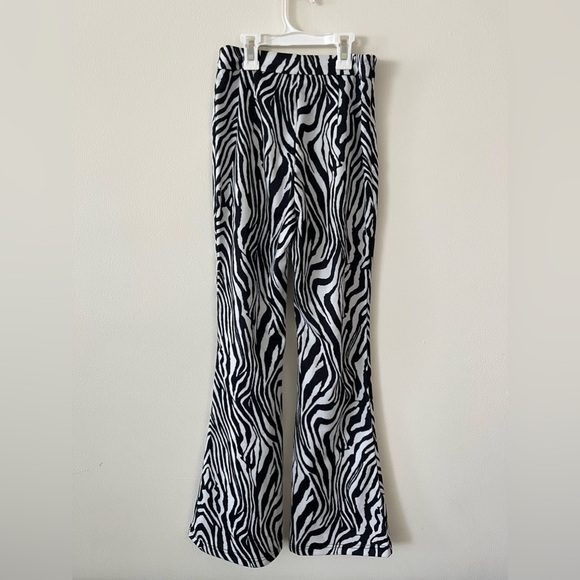 SHEIN Zebra Print Flare Pants - Picture 3 of 3